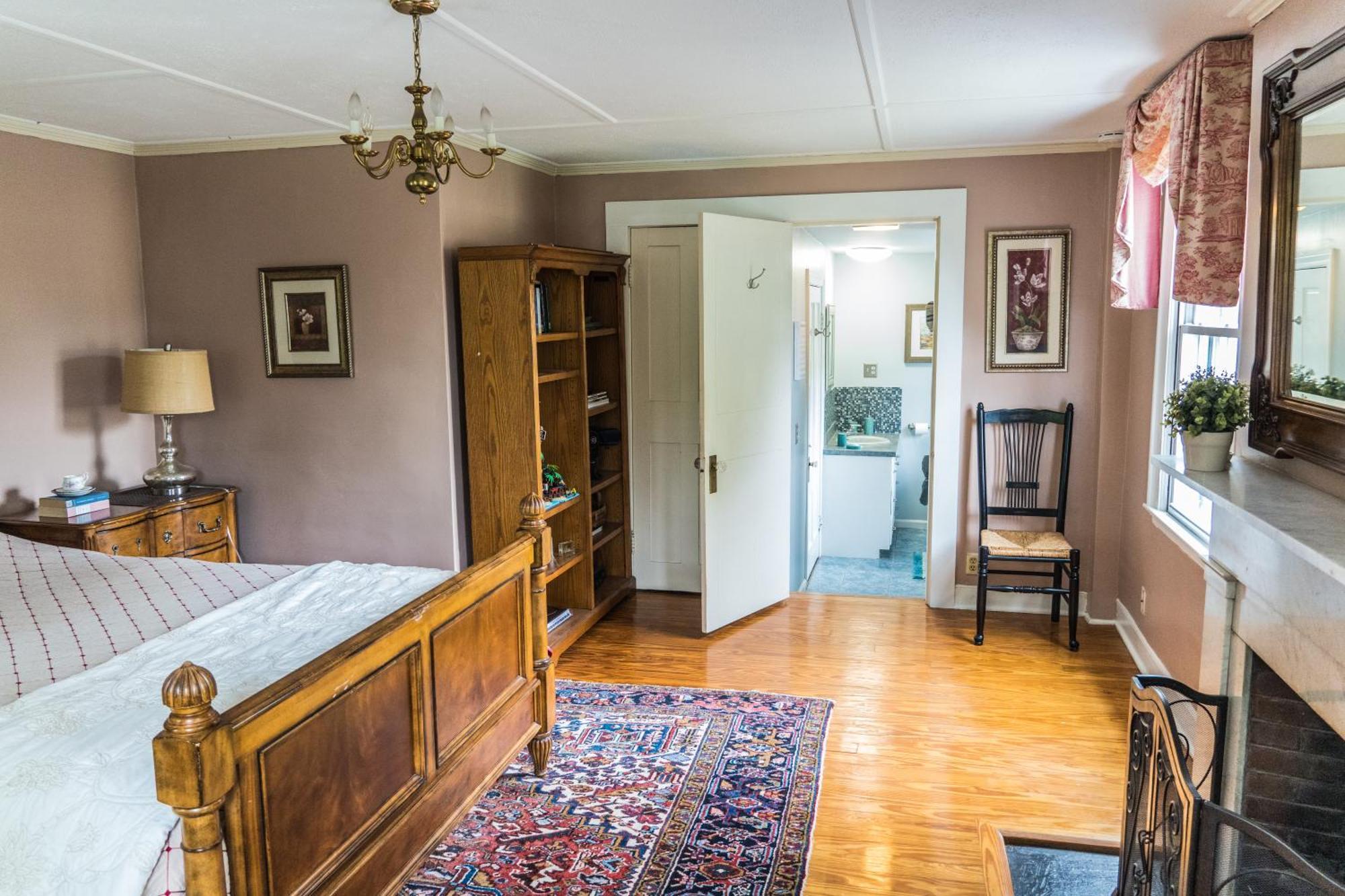 Antique1242 British Bed & Breakfast Энфилд Экстерьер фото